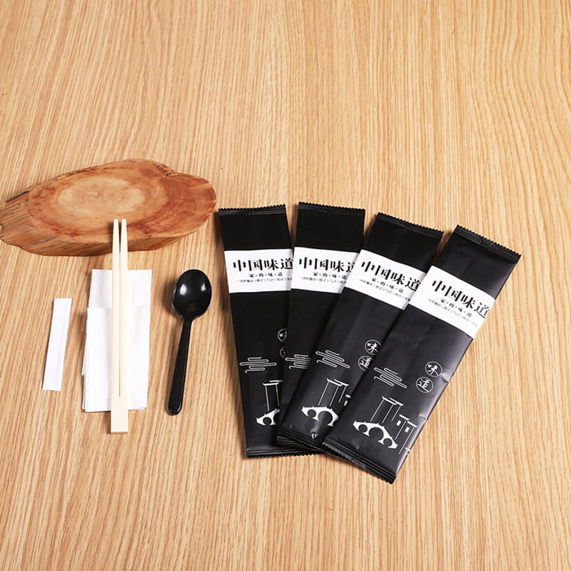 Bolsa de comida desechable con palillos, cuchara y servilleta de mesa para restaurante, juego de película compuesta esmerilada